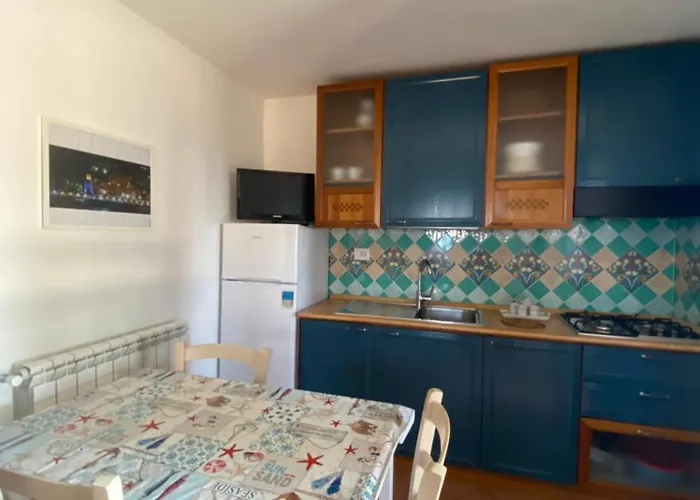 Estivi Anna E Pino ריו מרינה