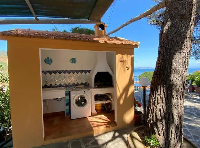 Estivi Anna E Pino * Rio Marina