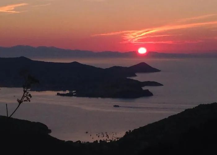 Estivi Anna E Pino * Rio Marina