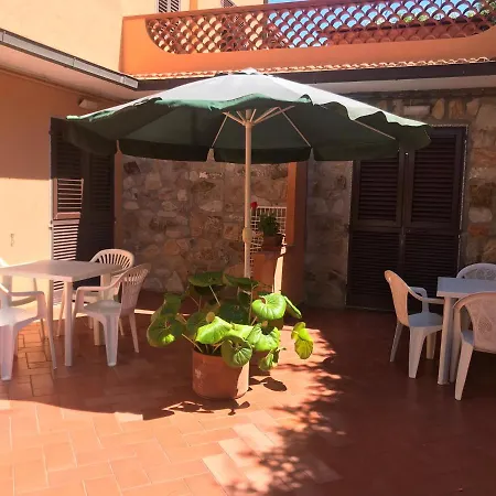 Estivi Anna E Pino * Rio Marina