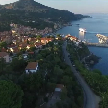 Estivi Anna E Pino Rio Marina